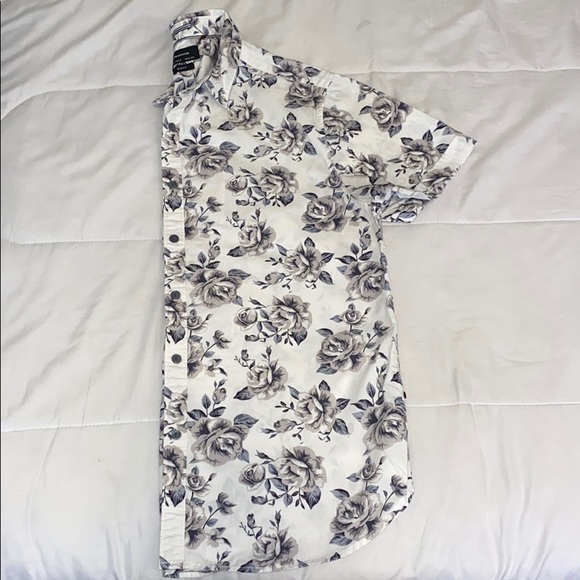 ✨Host Pick✨ Marshall’s white floral shirt - Picture 3 of 5